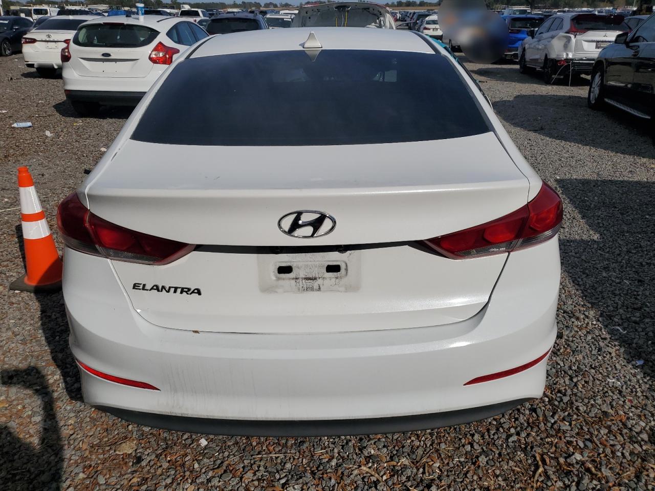 2018 Hyundai Elantra - Image 6