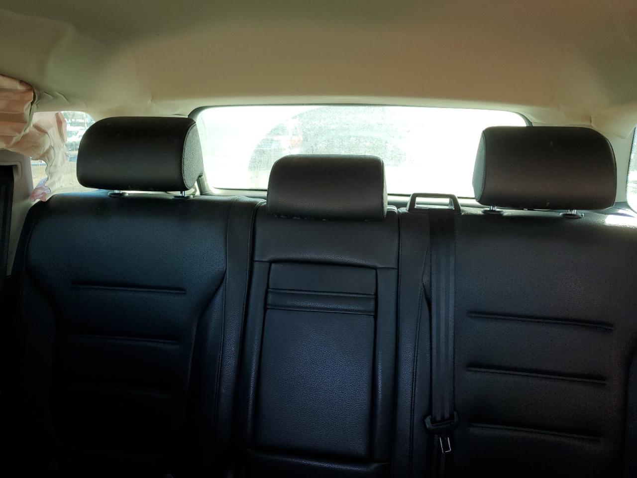 2014 Volkswagen Touareg - Image 10