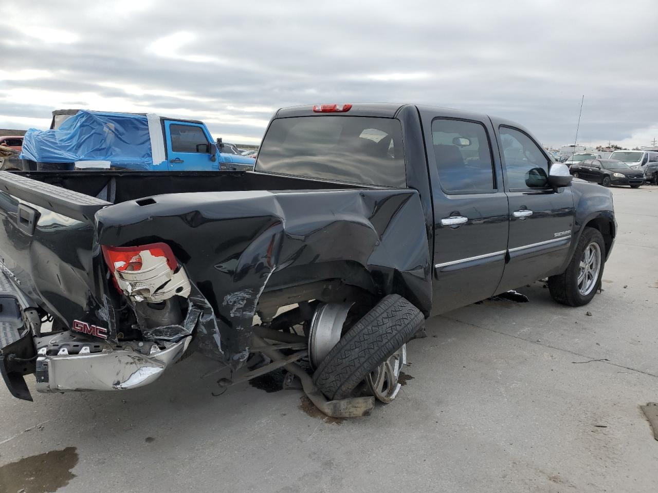 2011 GMC Sierra - Image 3