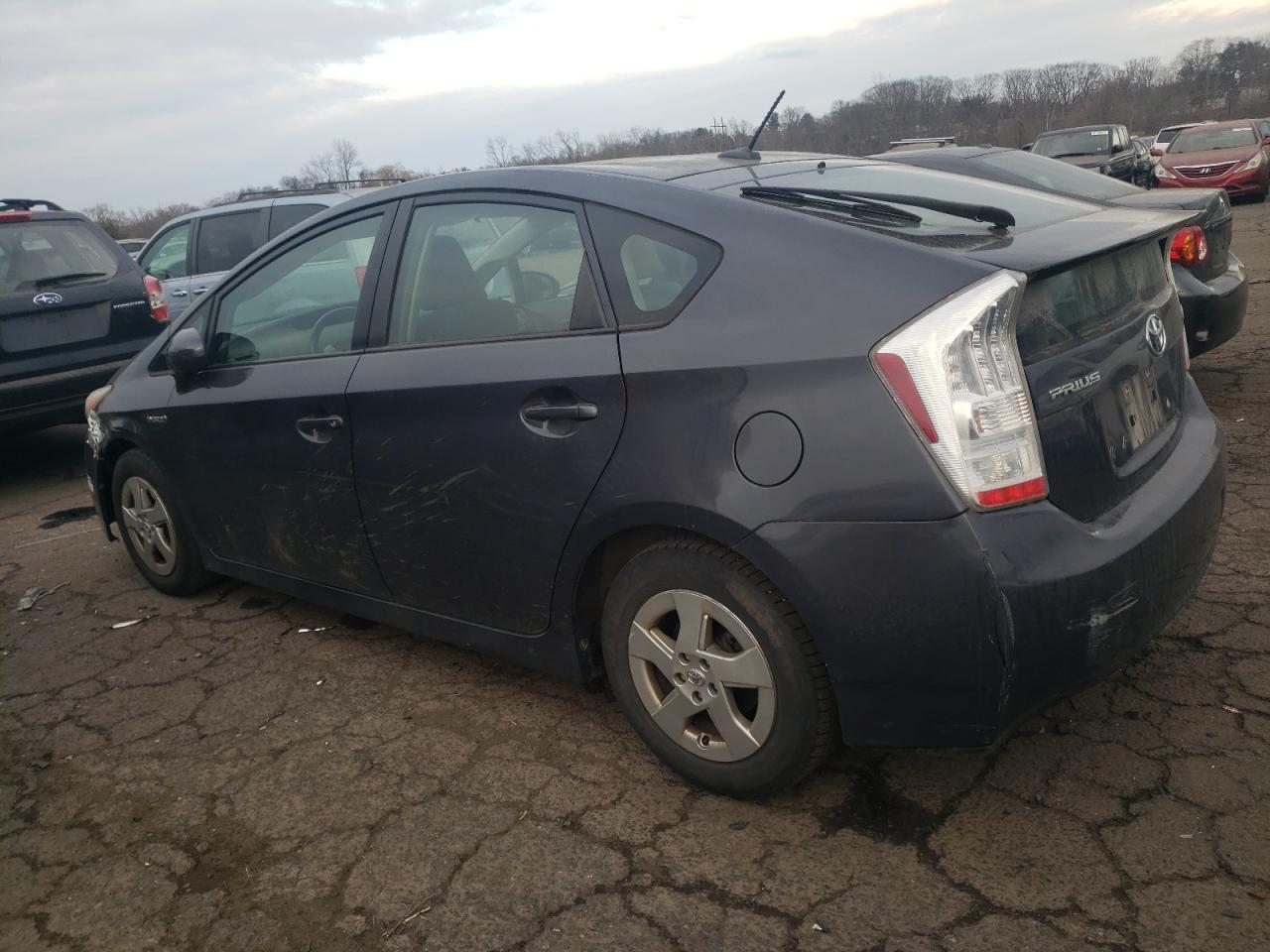 2011 Toyota Prius - Image 2
