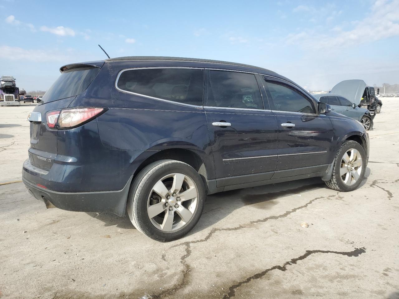 2015 Chevrolet Traverse - Image 3