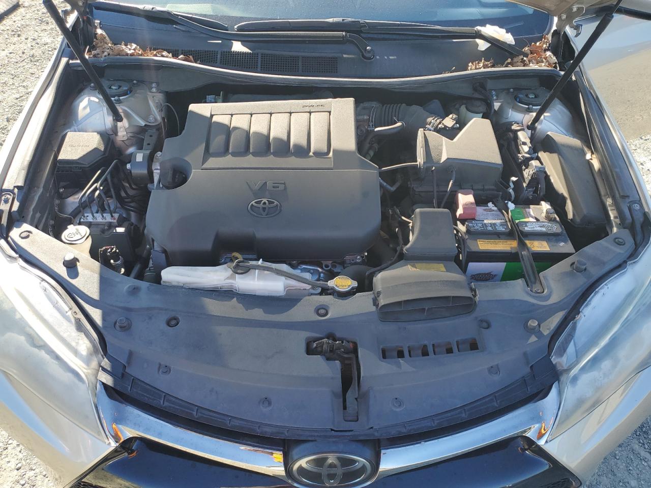 2015 Toyota Camry - Image 11