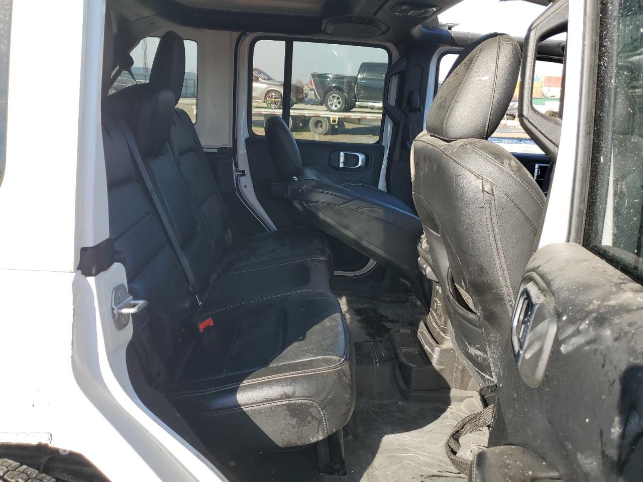 2018 Jeep Wrangler - Image 11
