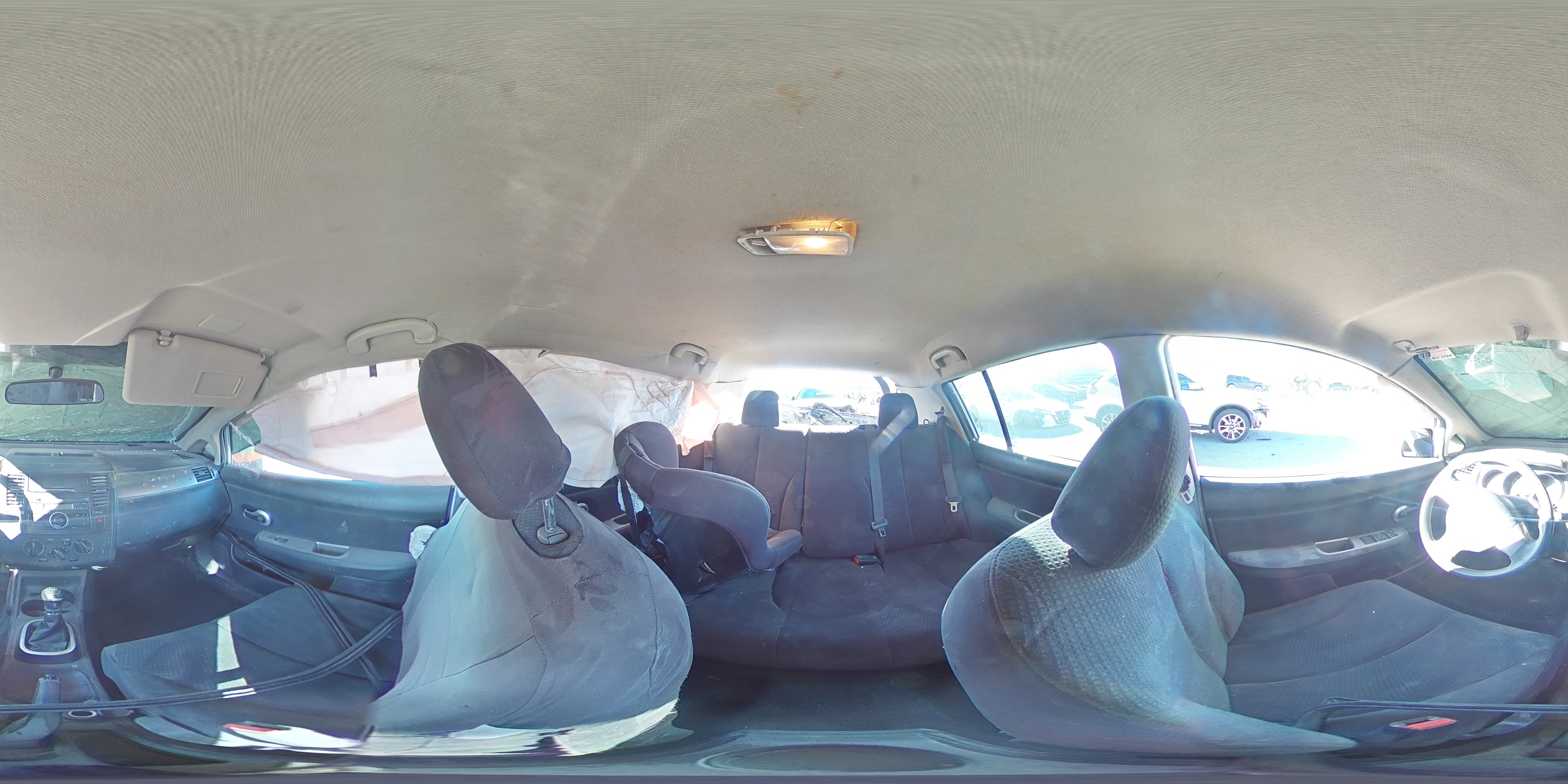 2012 Nissan Versa - Image 12