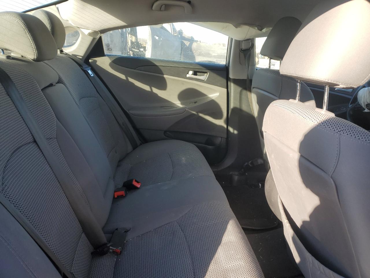 2012 Hyundai Sonata - Image 10