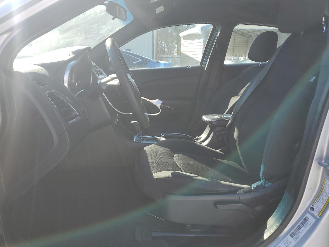 2012 Dodge Avenger - Image 7
