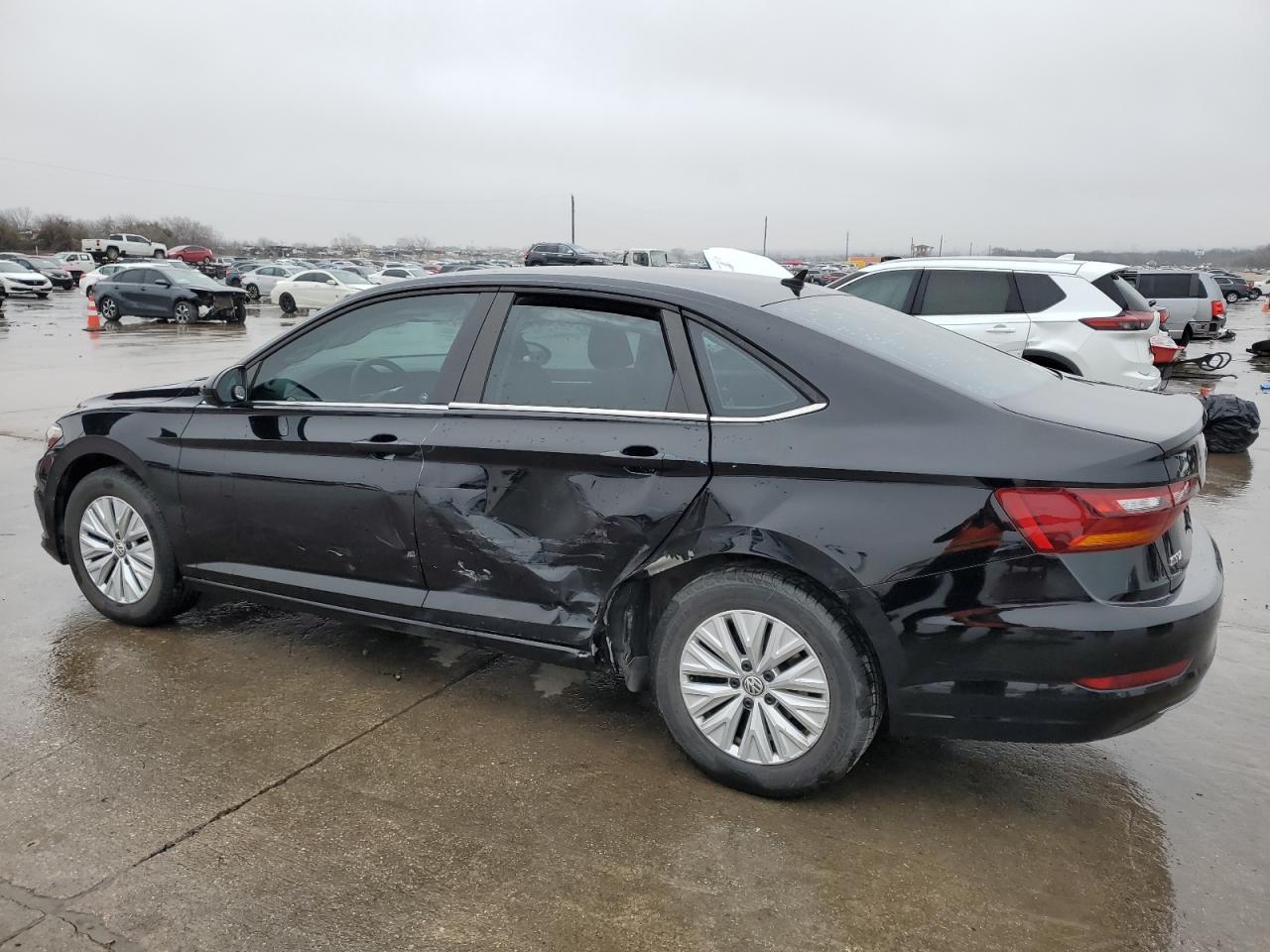 2019 Volkswagen Jetta - Image 2