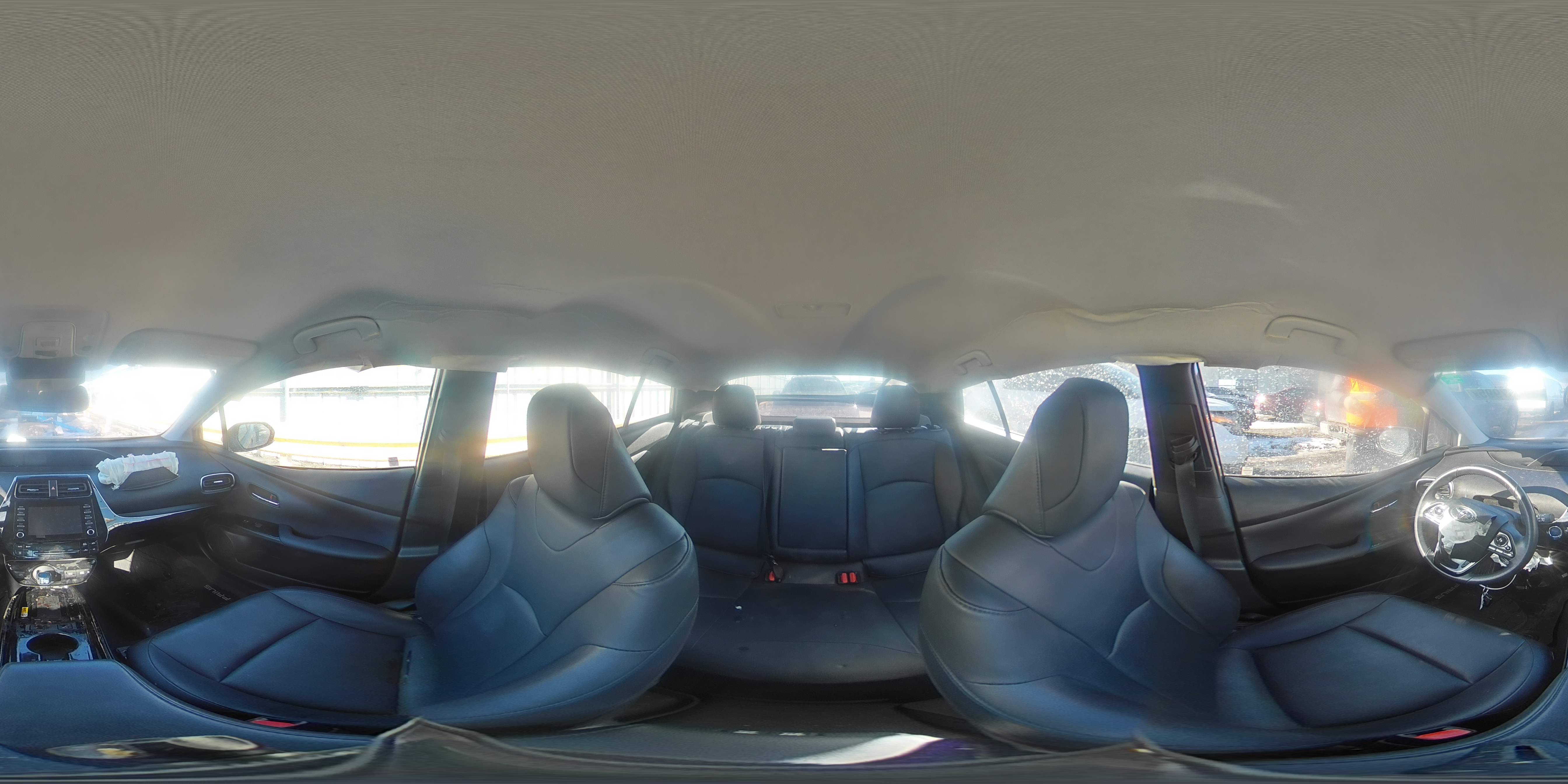 2020 Toyota Prius - Image 12