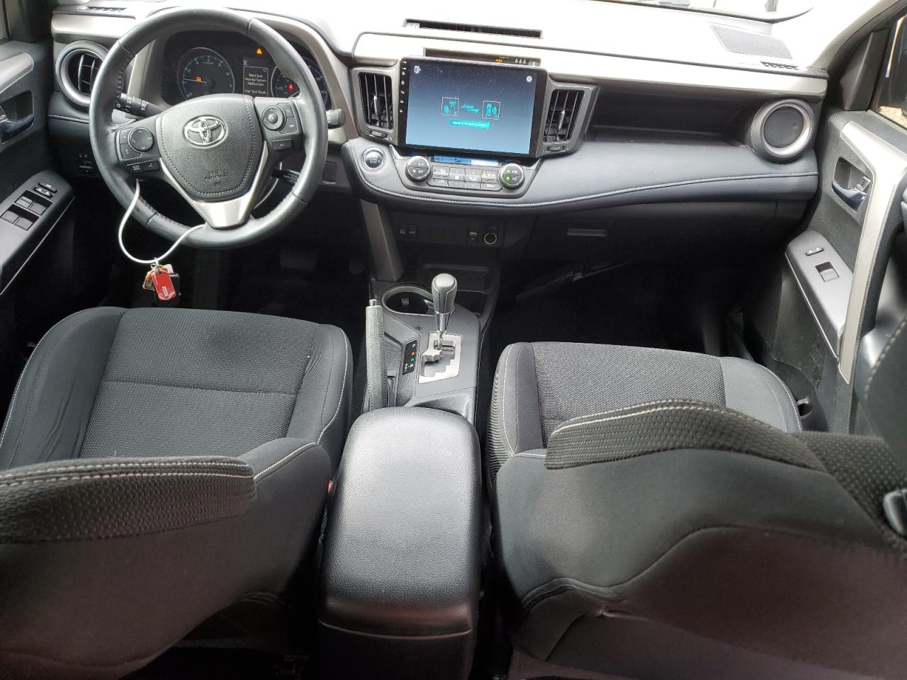 2018 Toyota RAV 4 - Image 8