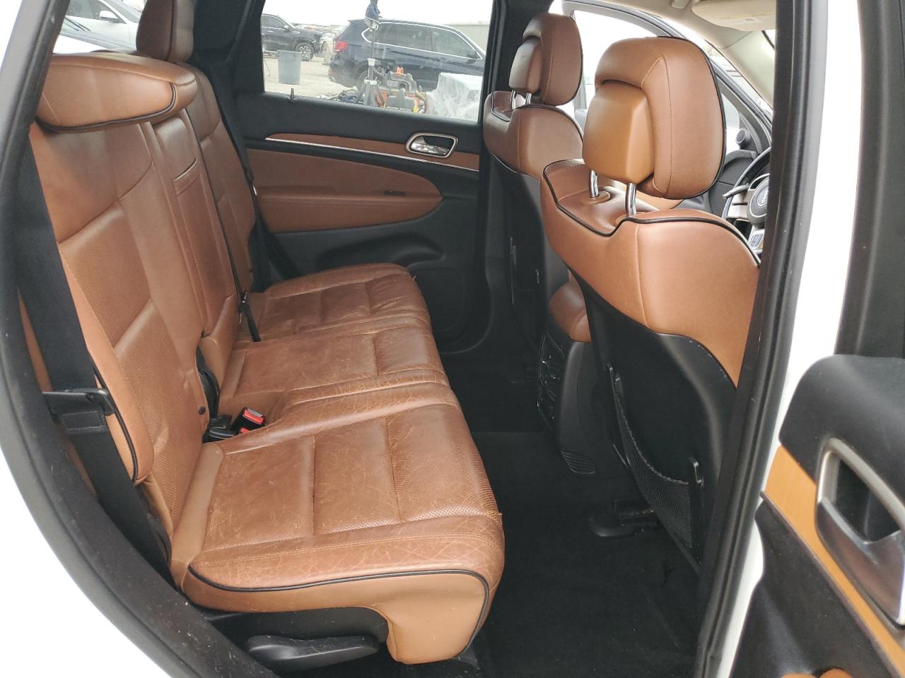 2013 Jeep Grand Cherokee - Image 11