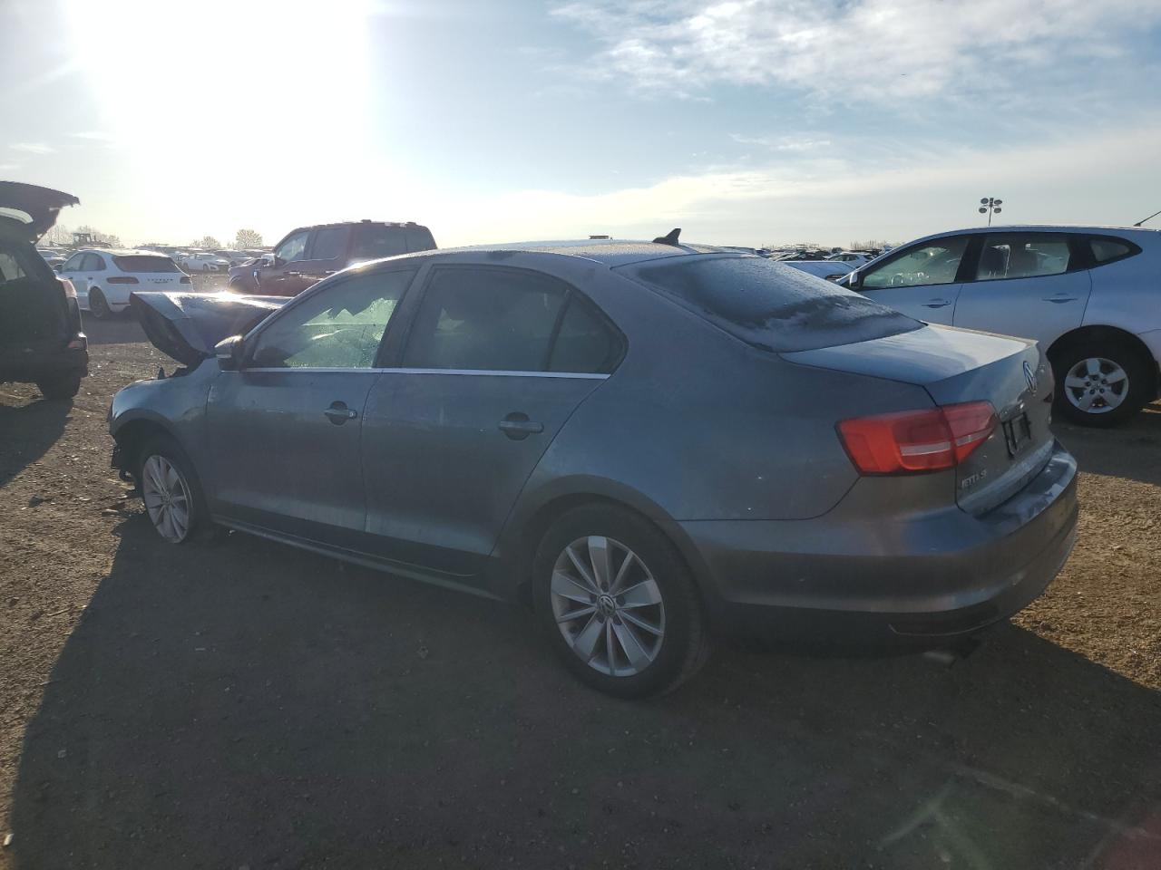 2015 Volkswagen Jetta - Image 2