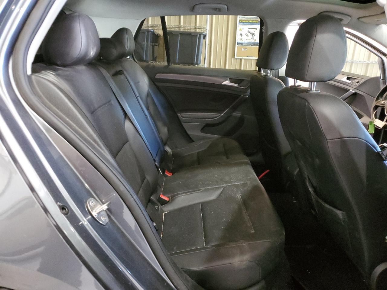 2018 Volkswagen Golf - Image 10