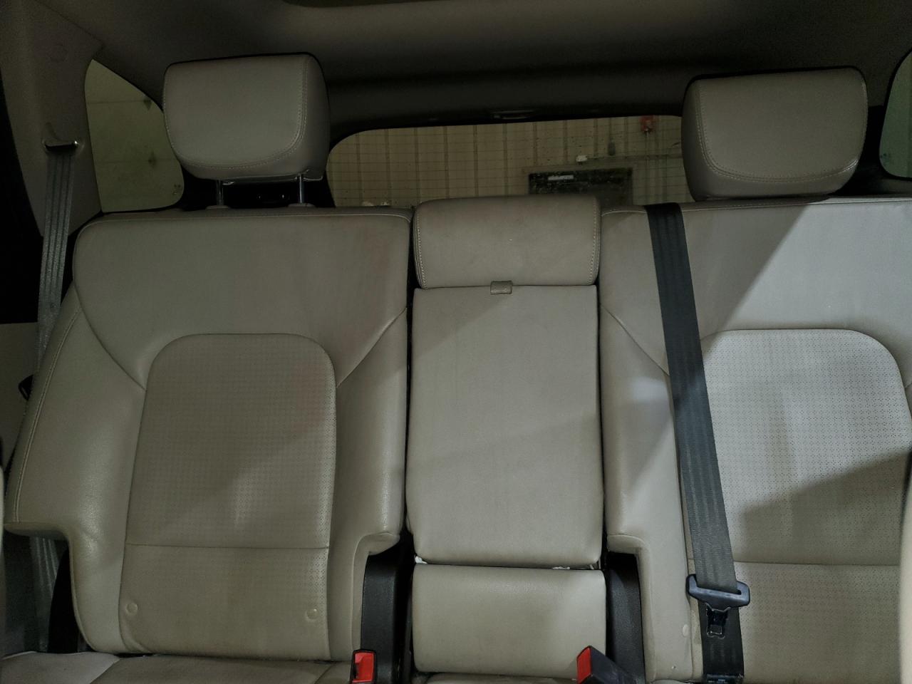 2014 Hyundai Santa Fe - Image 10