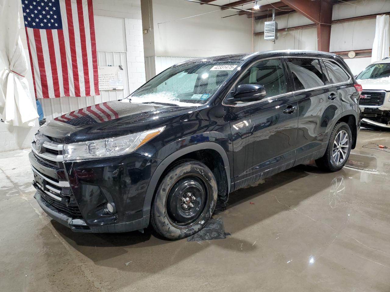 2018 Toyota Highlander - Image 1