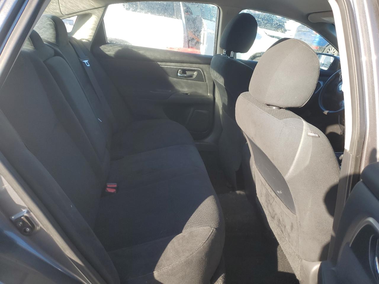 2015 Nissan Altima - Image 10