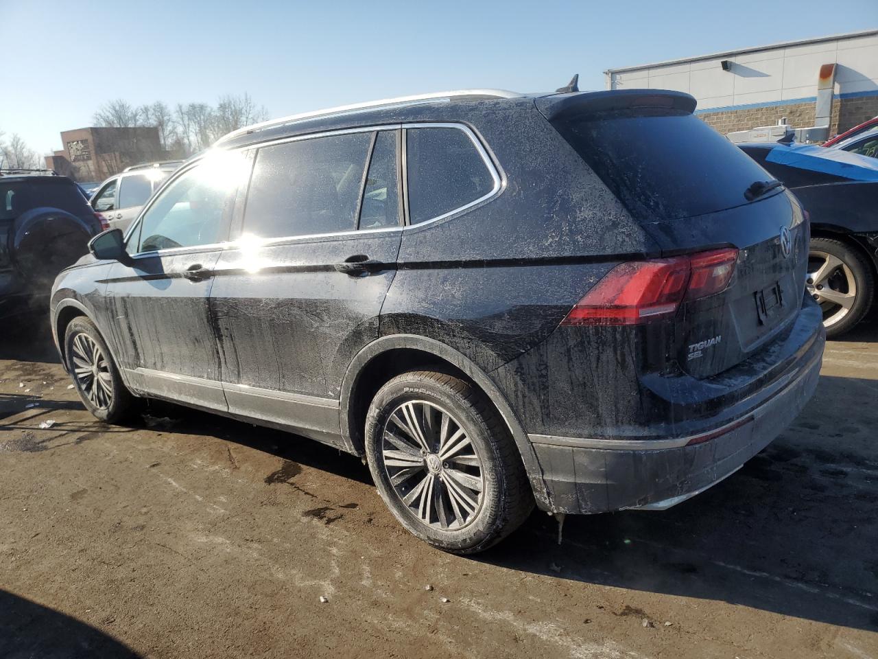 2018 Volkswagen Tiguan - Image 2