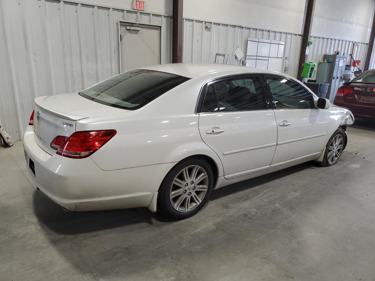 2007 Toyota Avalon - Image 3