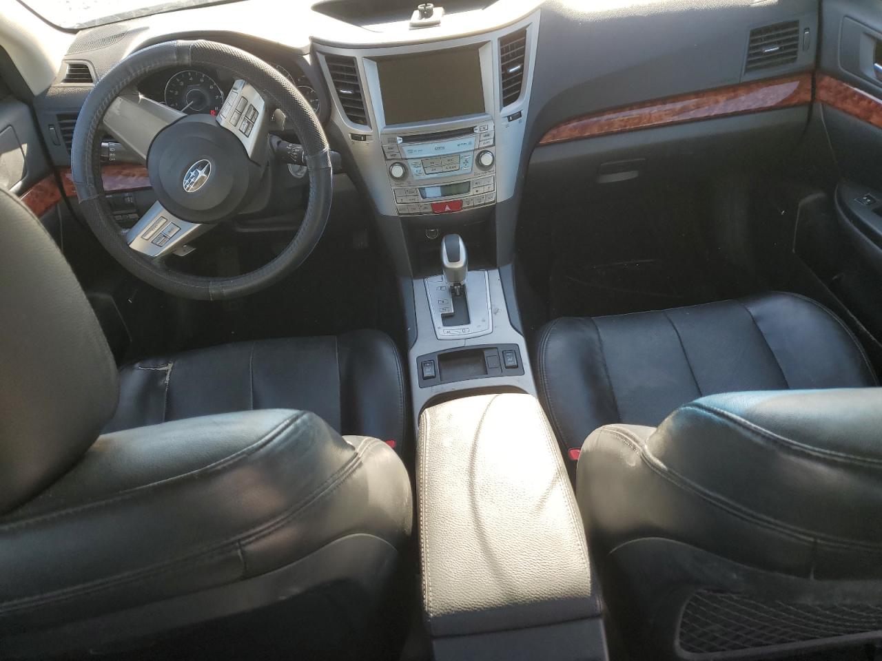 2010 Subaru Legacy - Image 8