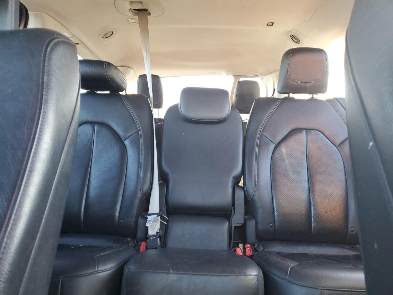 2018 Chrysler Pacifica - Image 10