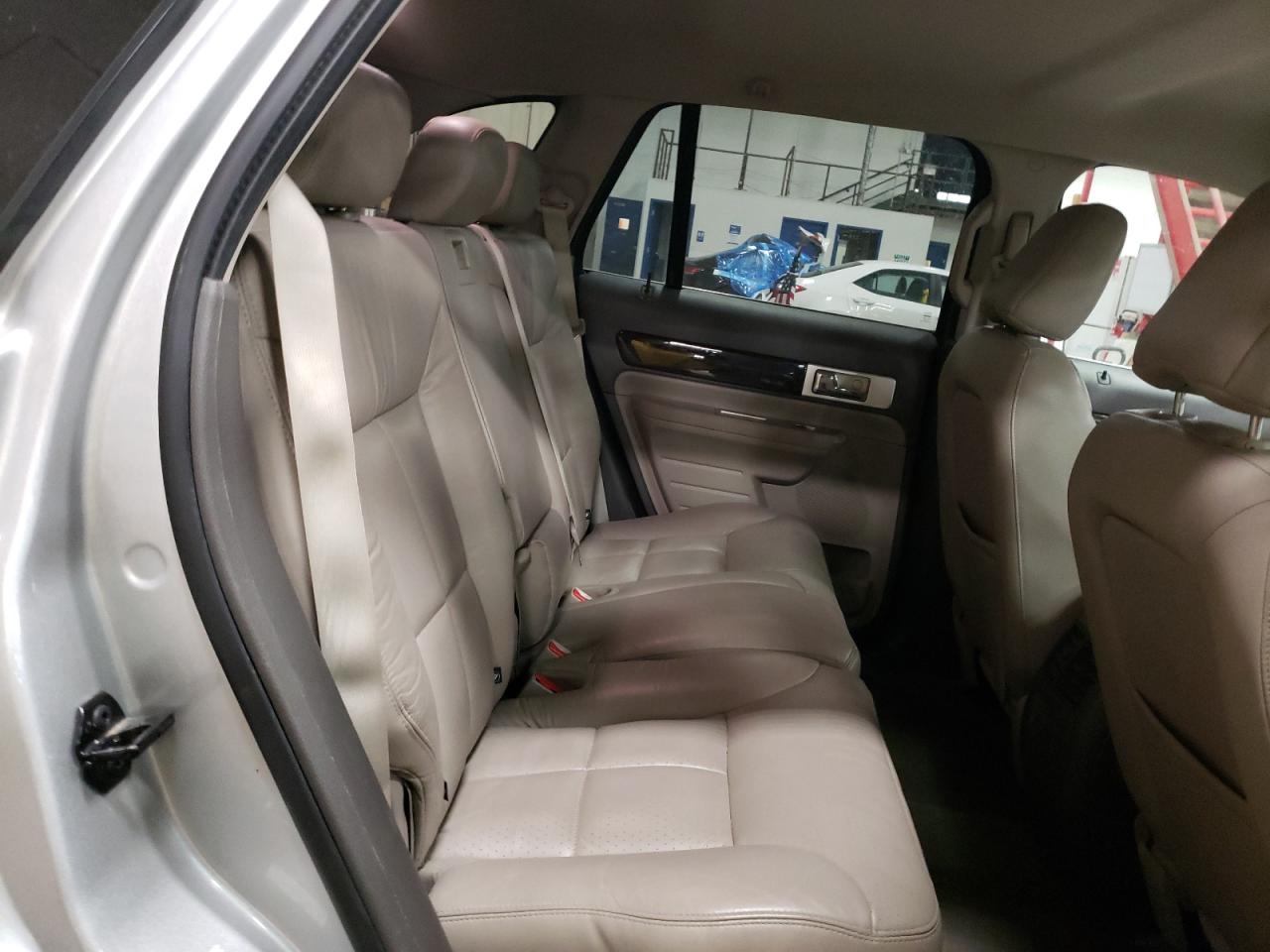 2009 Lincoln MKX - Image 11