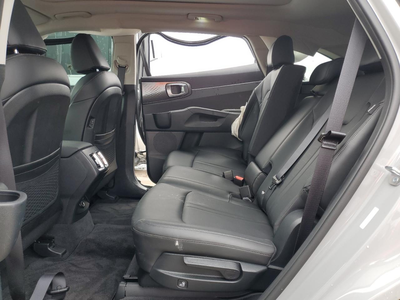 2024 Kia Sorento - Image 11