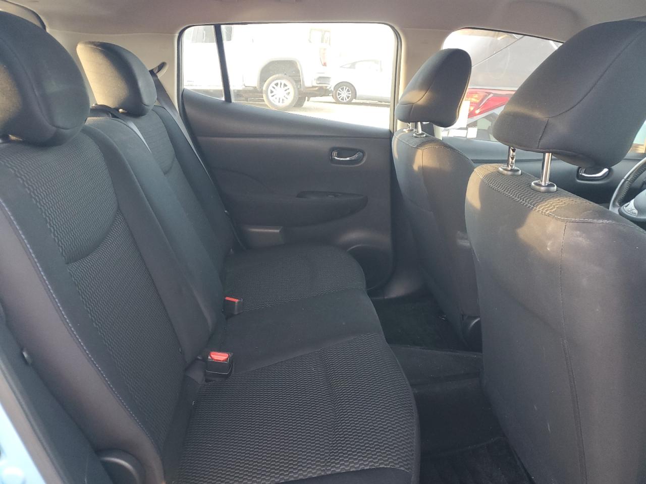 2015 Nissan Leaf - Image 10