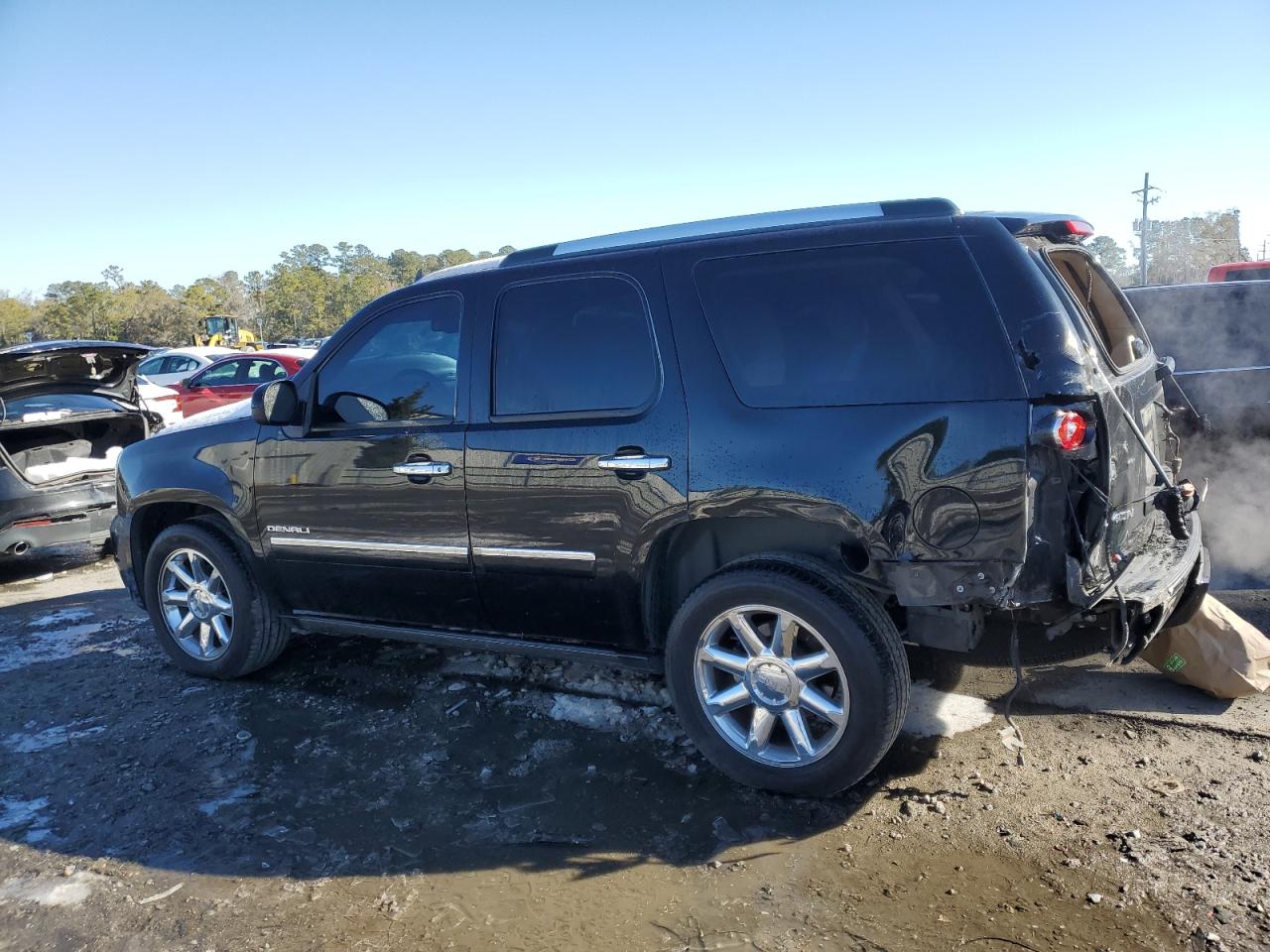2013 GMC Yukon - Image 2