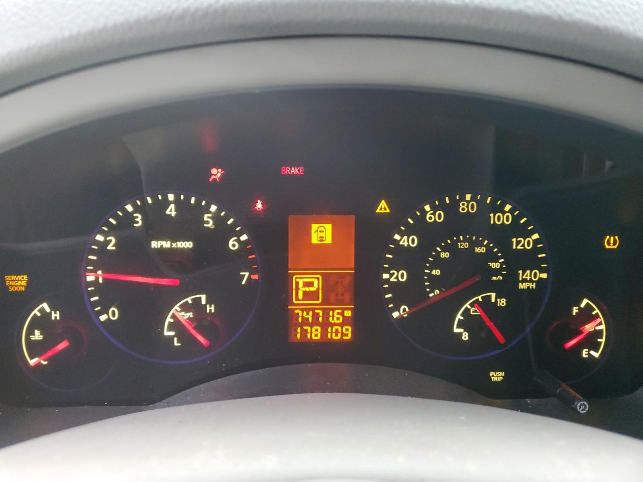 2008 Infiniti QX56 - Image 9