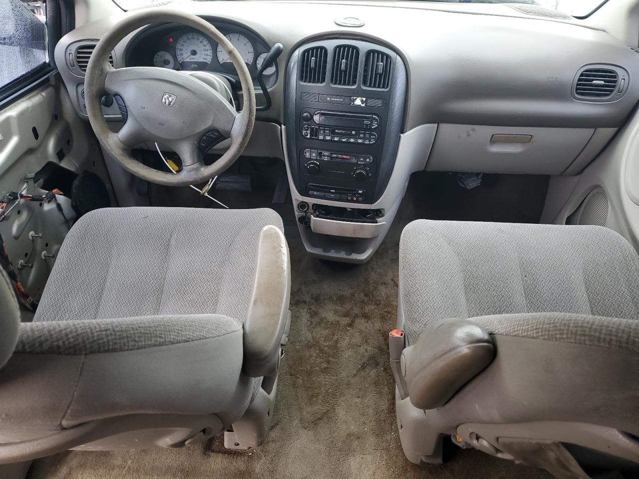 2005 Dodge Caravan - Image 8