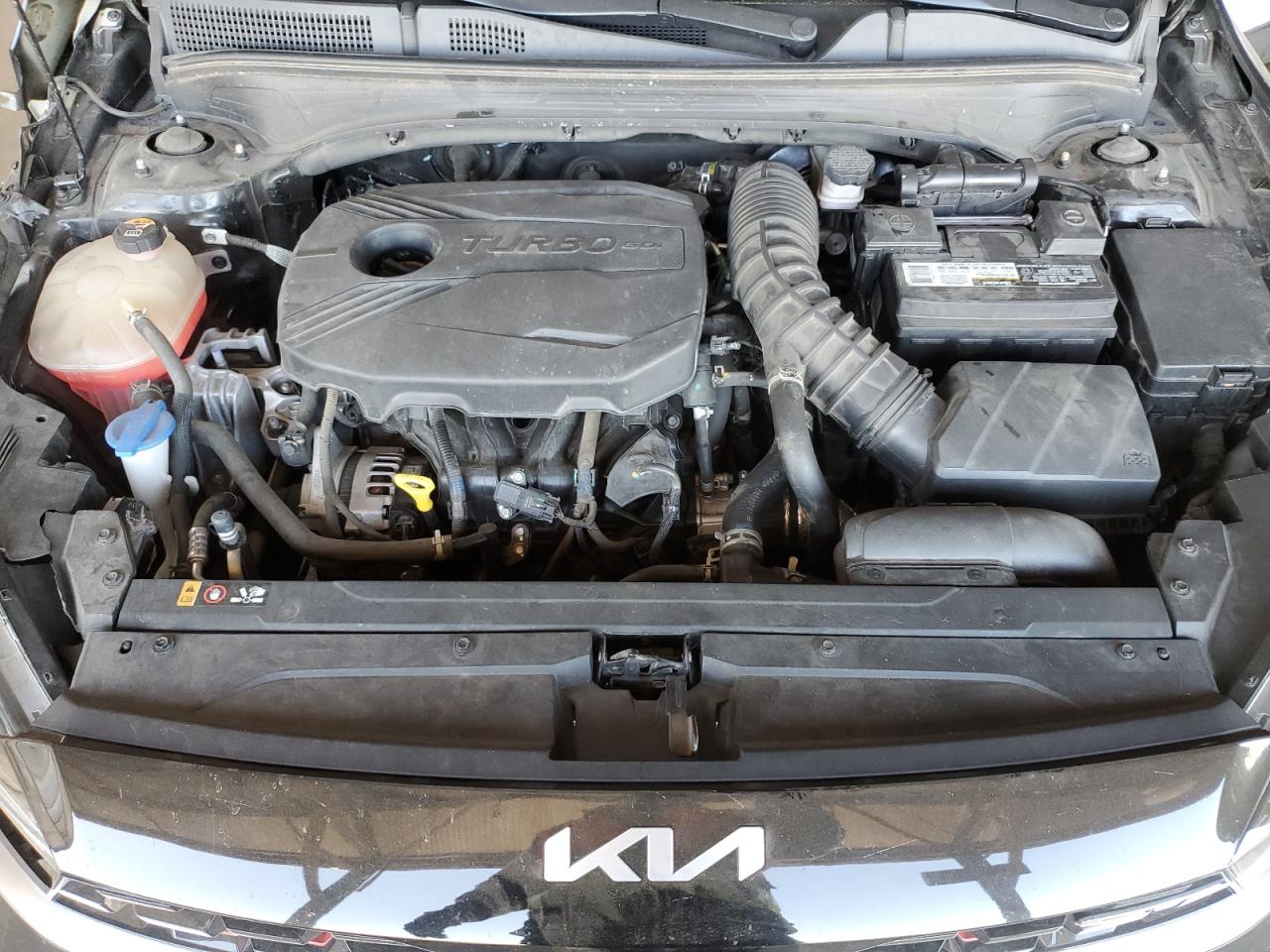 2023 Kia Forte - Image 11