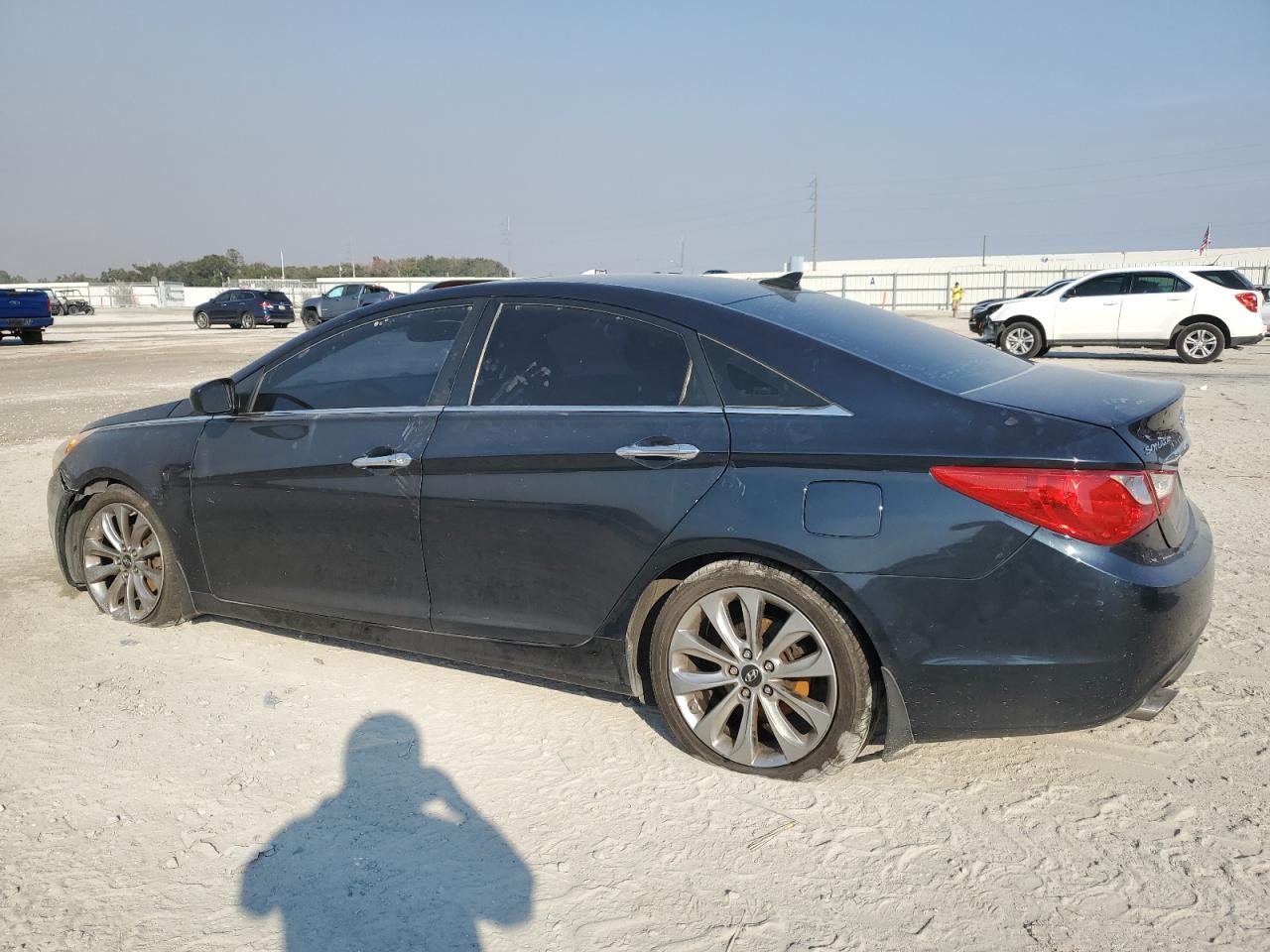 2011 Hyundai Sonata - Image 2