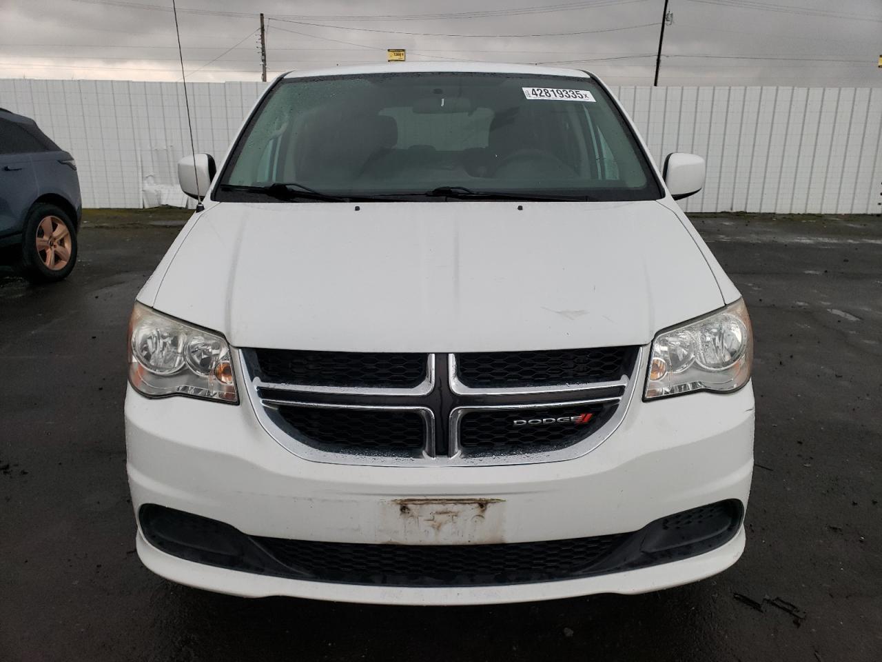 2014 Dodge Caravan - Image 5