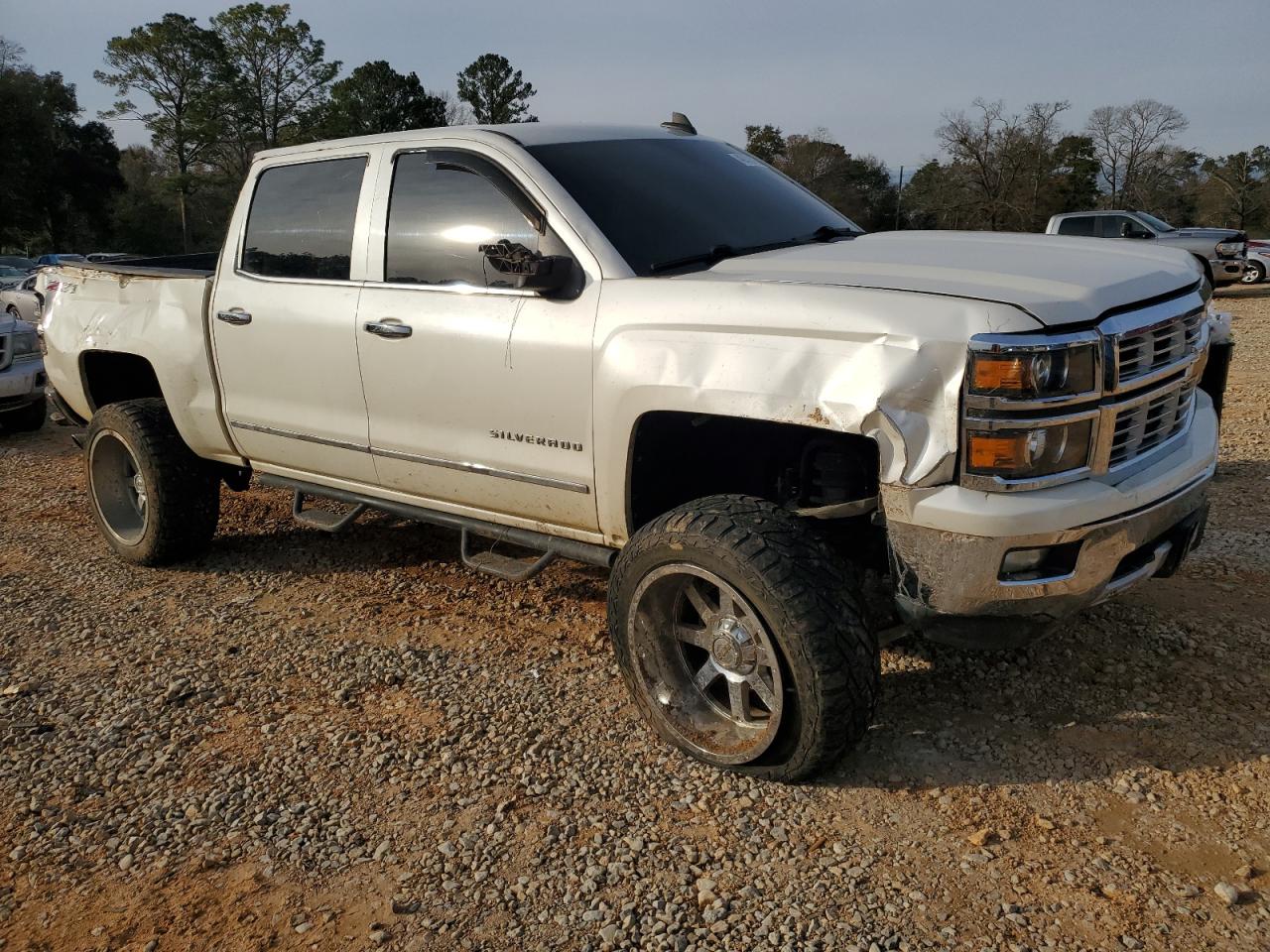 2015 Chevrolet Silverado - Image 4