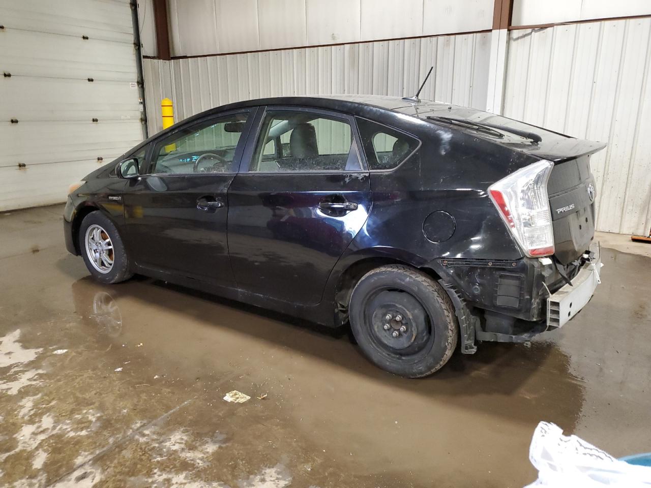 2011 Toyota Prius - Image 2