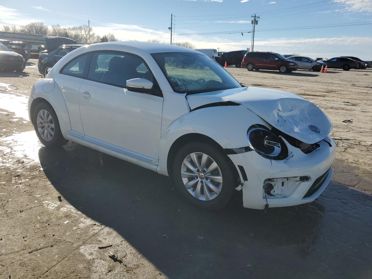 2019 Volkswagen Beetle - Image 4