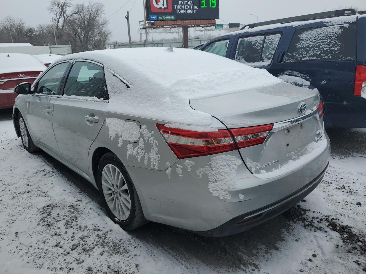 2014 Toyota Avalon - Image 2