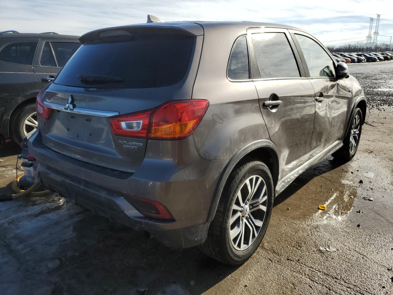 2018 Mitsubishi Outlander - Image 3