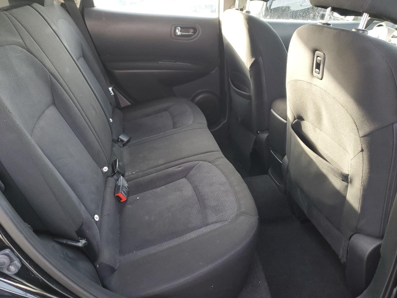 2015 Nissan Rogue - Image 11