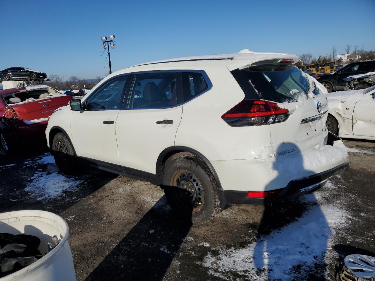 2018 Nissan Rogue - Image 2