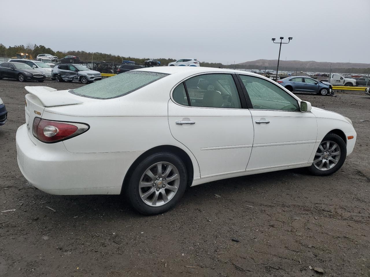2004 Lexus ES - Image 3