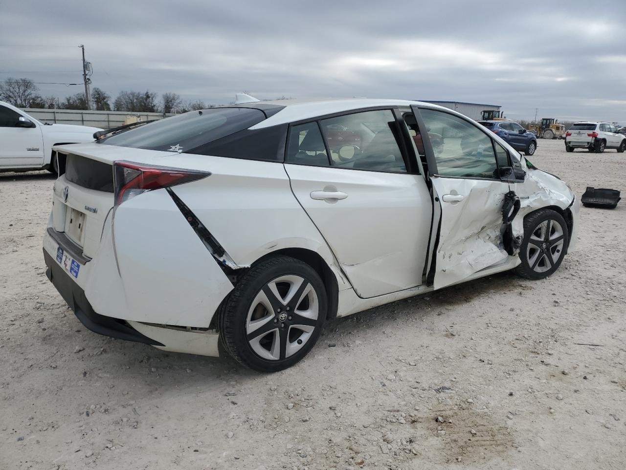 2016 Toyota Prius - Image 3