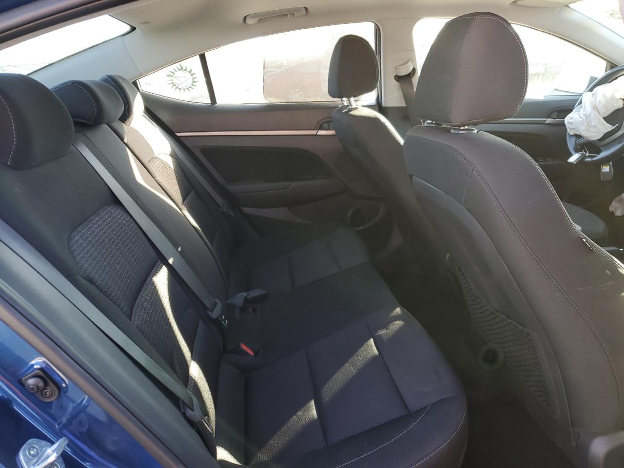2017 Hyundai Elantra - Image 10
