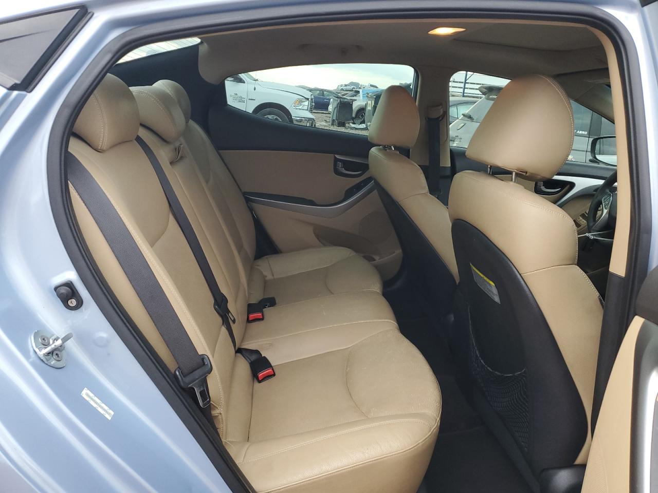 2012 Hyundai Elantra - Image 10