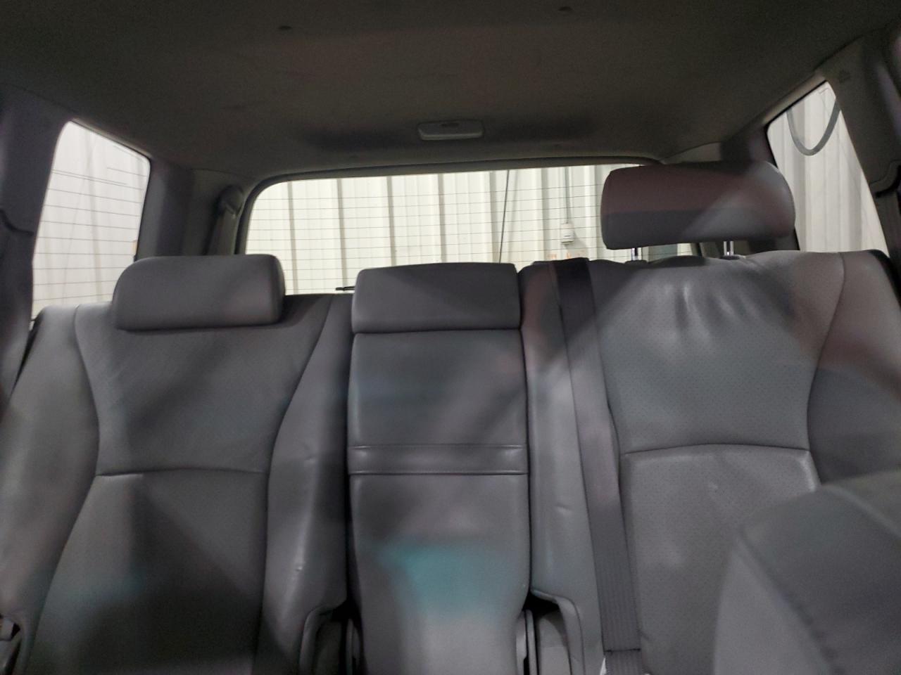 2004 Toyota Highlander - Image 10
