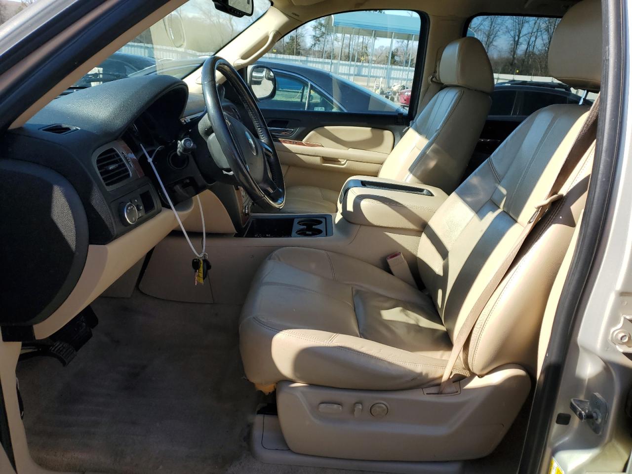 2007 Chevrolet Suburban - Image 7