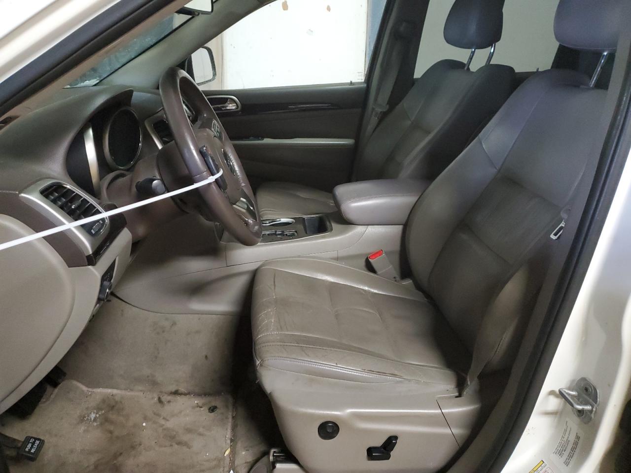 2012 Jeep Grand Cherokee - Image 7