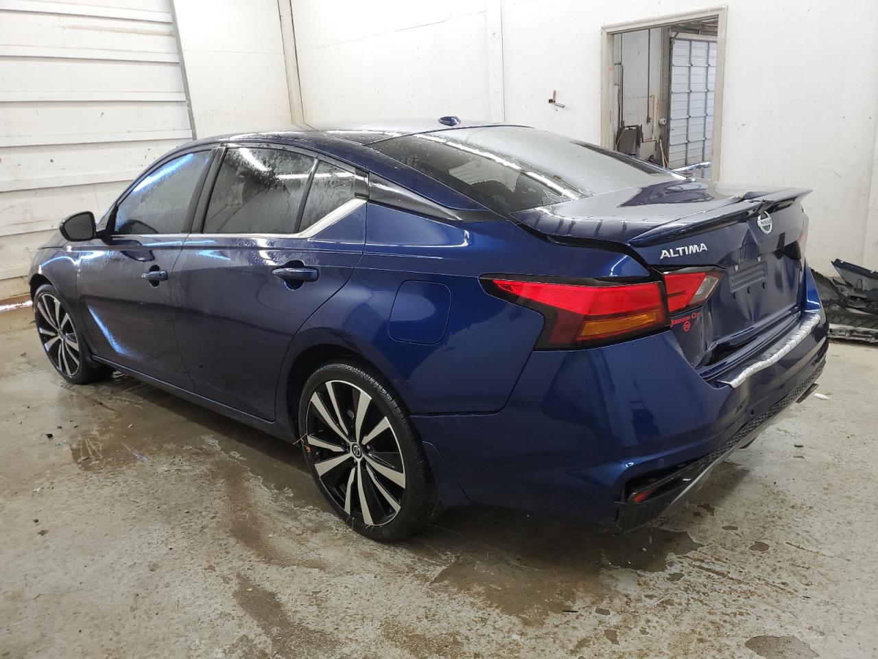 2021 Nissan Altima - Image 2