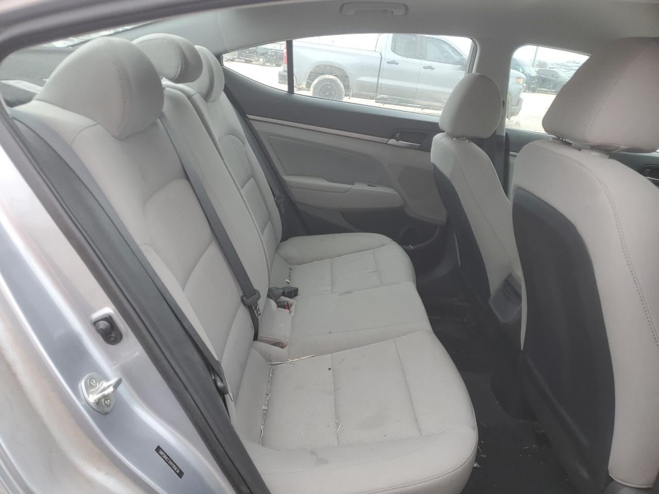 2017 Hyundai Elantra - Image 10