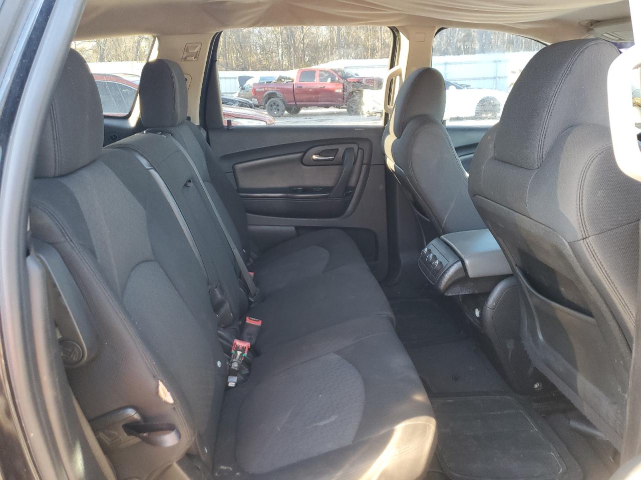 2011 Chevrolet Traverse - Image 11