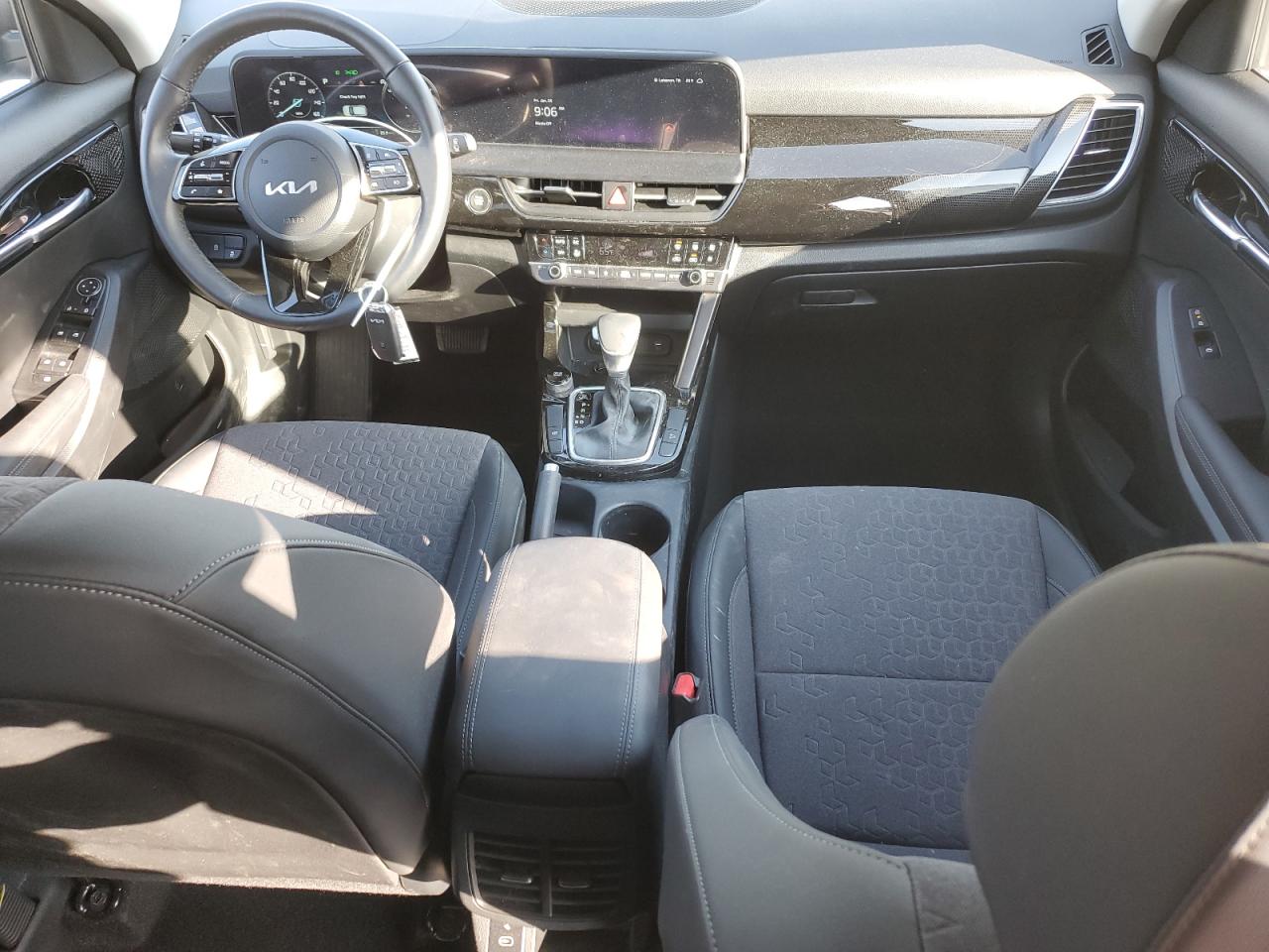 2024 Kia Seltos - Image 8